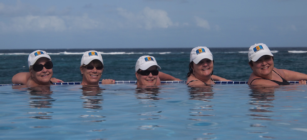 photo of friends in the infinity pool